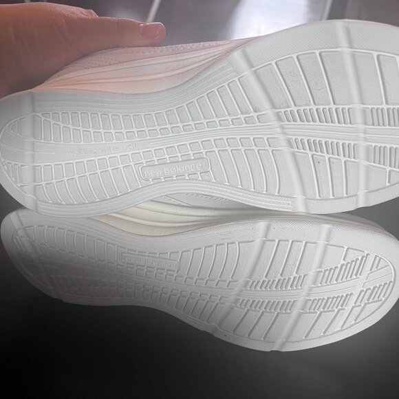 New Balance Women's 577 V1 Hook and Loop Walking Shoe - Picture 4 of 4